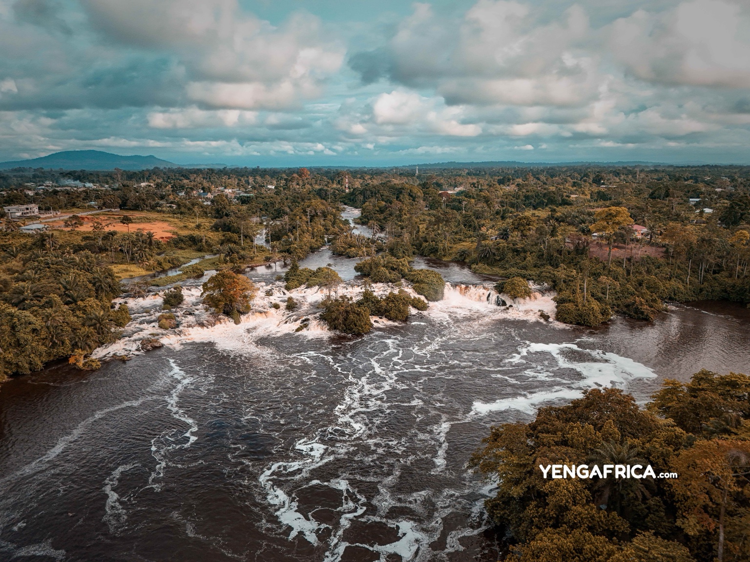 La lobe waterfalls kribi