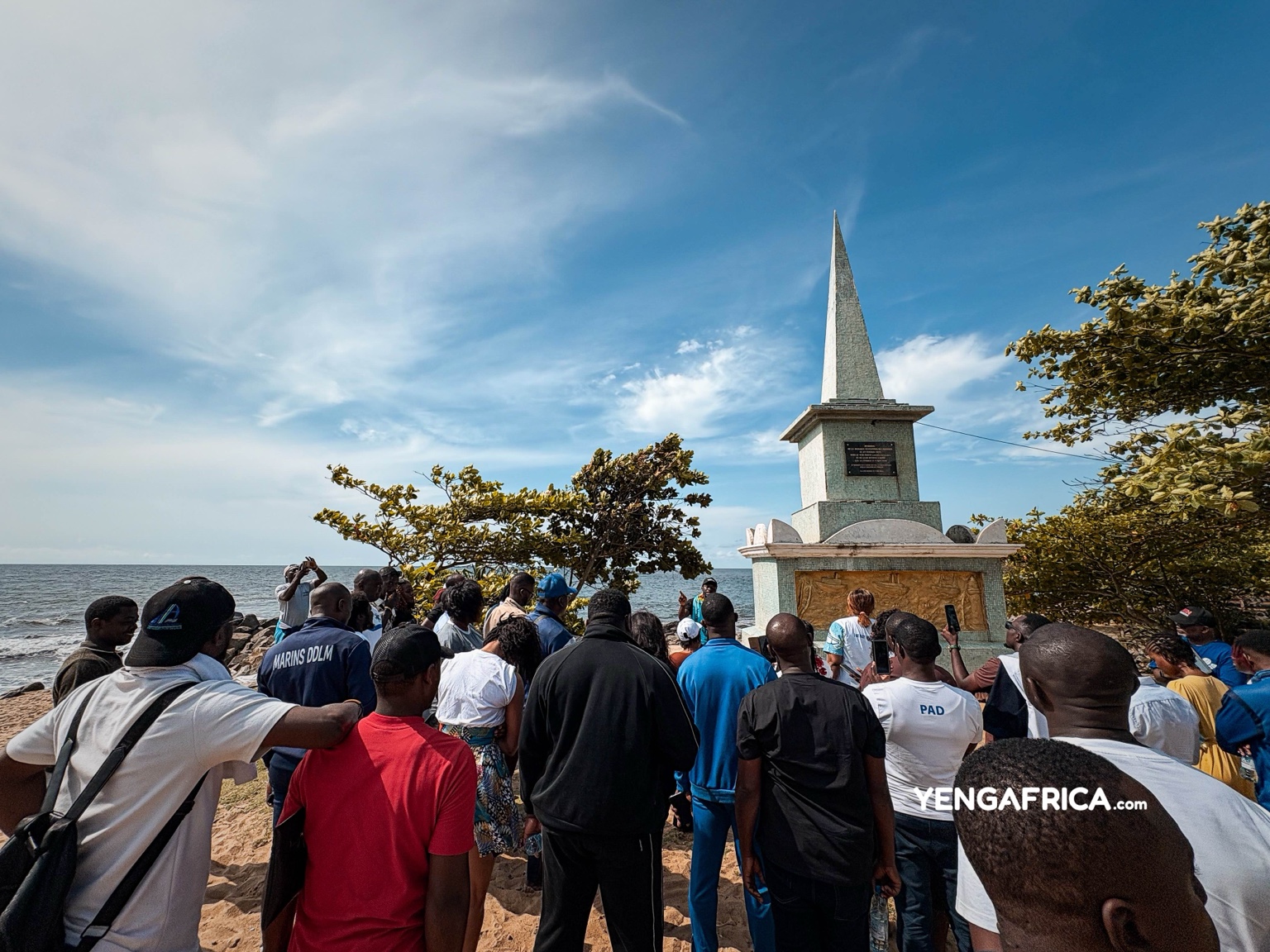 Guided tour of the Batanga memorial in kribi