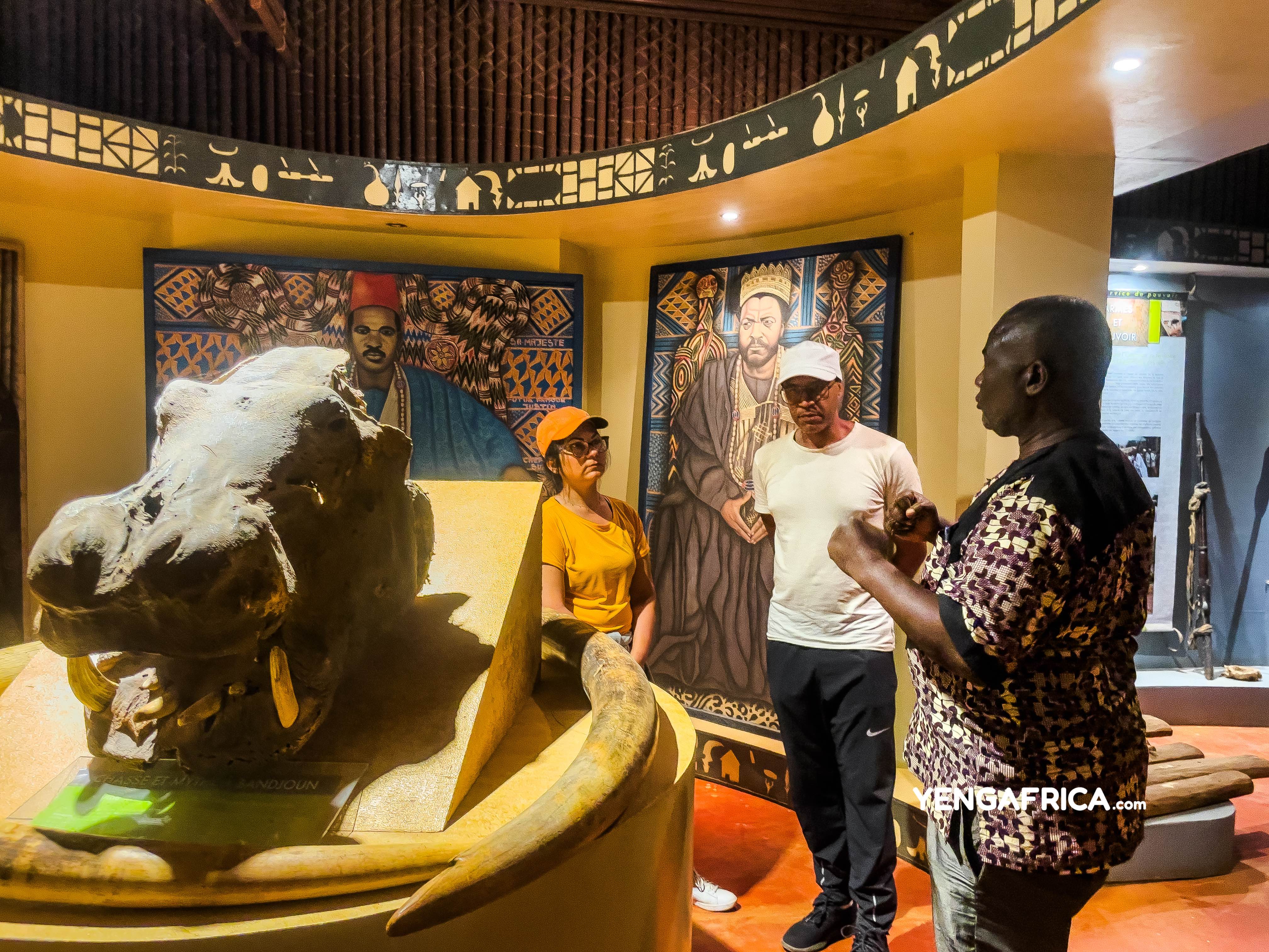 Guided tour of the bandjoun museum. 