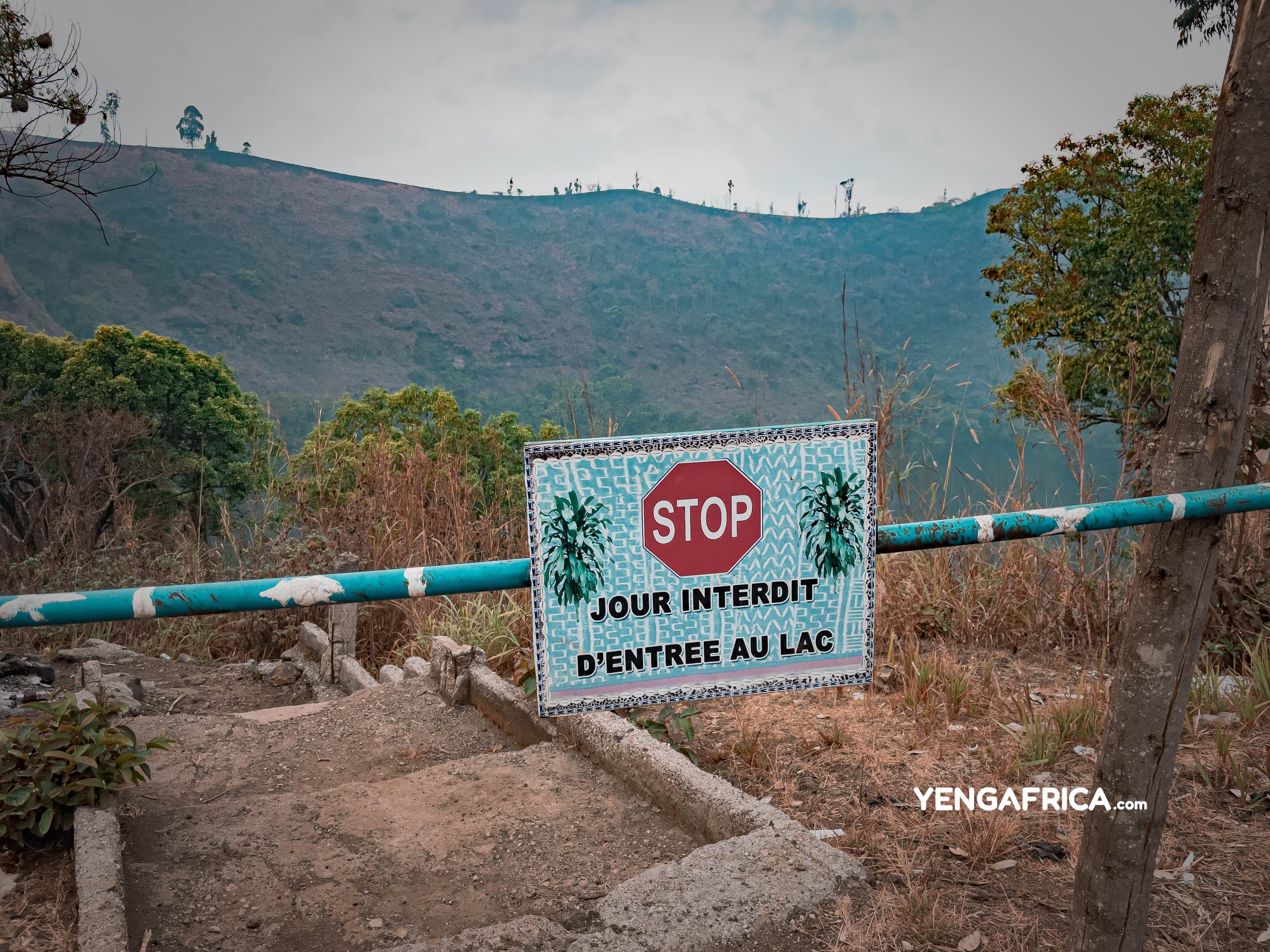 Sign indicating a no visit day at Lake Baleng.